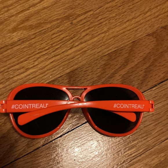Cointreau sunglasses one size fits all - Picture 3 of 4